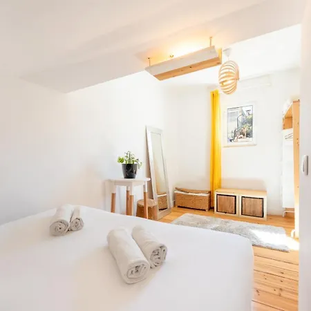 Guestready - Sunny Family Duplex In Anjos Lägenhet *